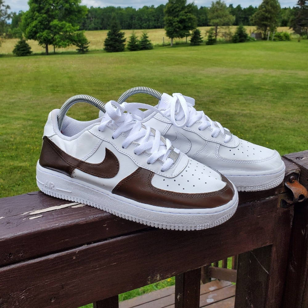 Nike Air Force 1 Boys Size 6.5. Women's Size 8.5